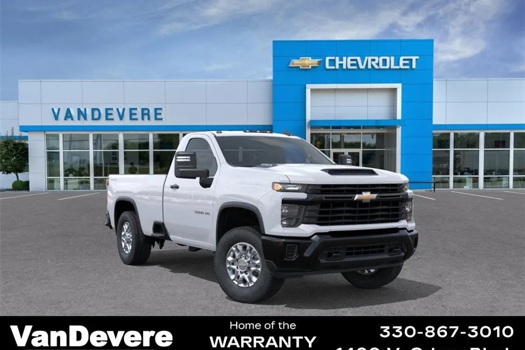 2025 Chevrolet Silverado 3500HD photo 1