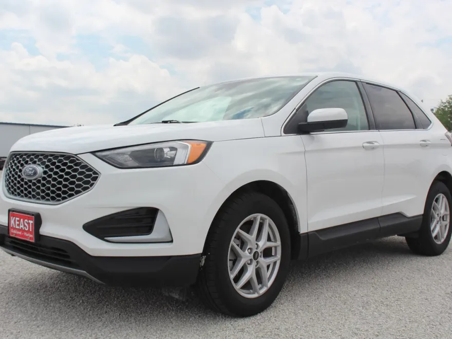 2024 Ford Edge SEL photo 1