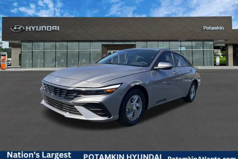 2025 Hyundai Elantra SE photo 1
