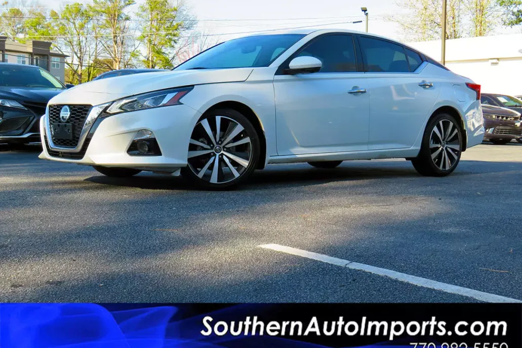 2022 Nissan Altima 2.5 Platinum photo 1