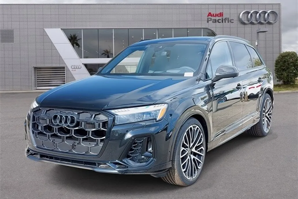 2025 Audi SQ7 Prestige photo 1