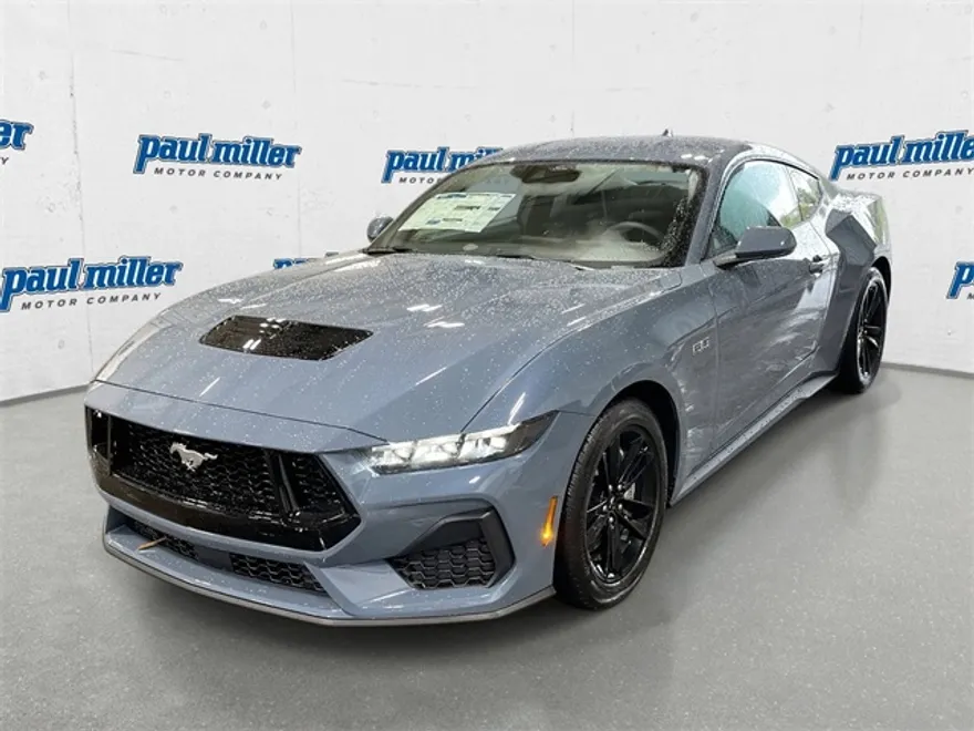 2025 Ford Mustang GT photo 1