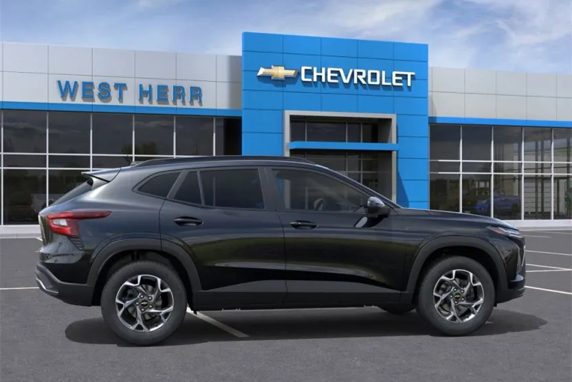 2025 Chevrolet Trax LT photo 1