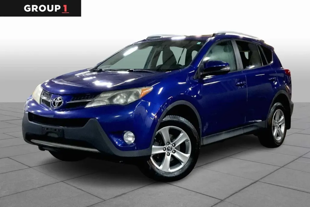 2015 Toyota RAV4 XLE photo 1