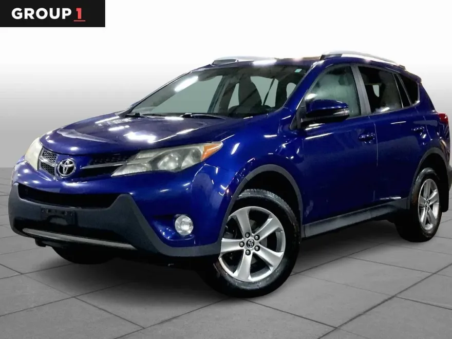 2015 Toyota RAV4 XLE photo 1