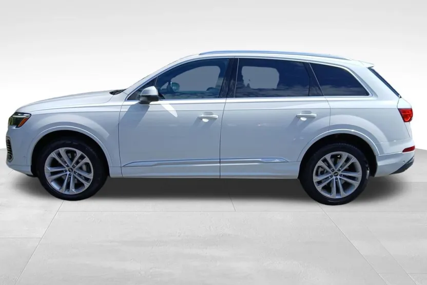 2025 Audi Q7 55 Premium Plus photo 1