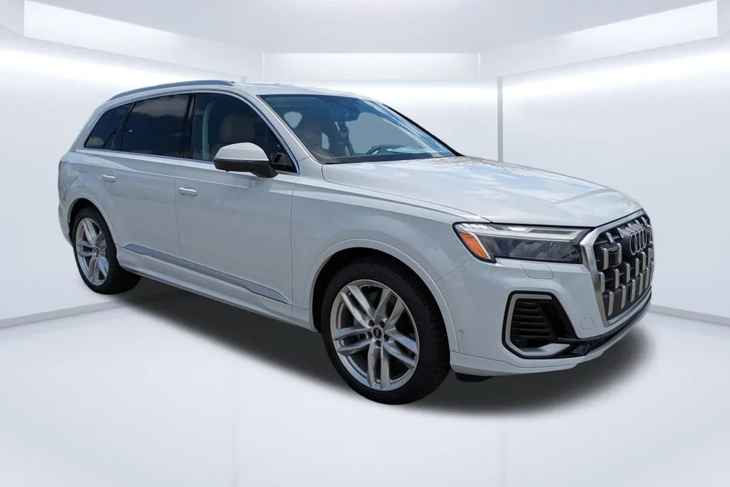 2025 Audi Q7 Premium Plus photo 1