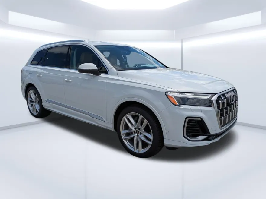 2025 Audi Q7 Premium Plus photo 1