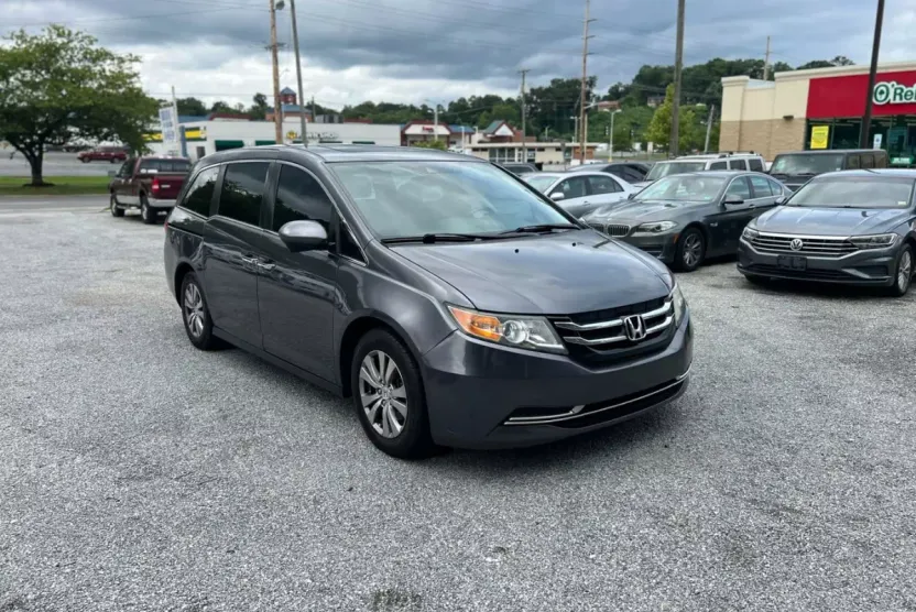2016 Honda Odyssey EX-L photo 1