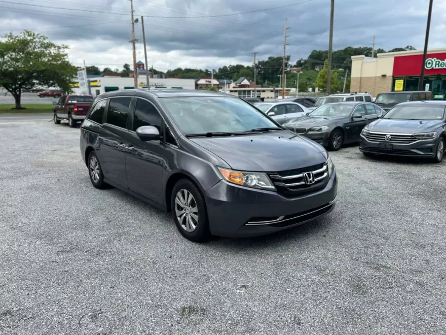 2016 Honda Odyssey EX-L photo 1