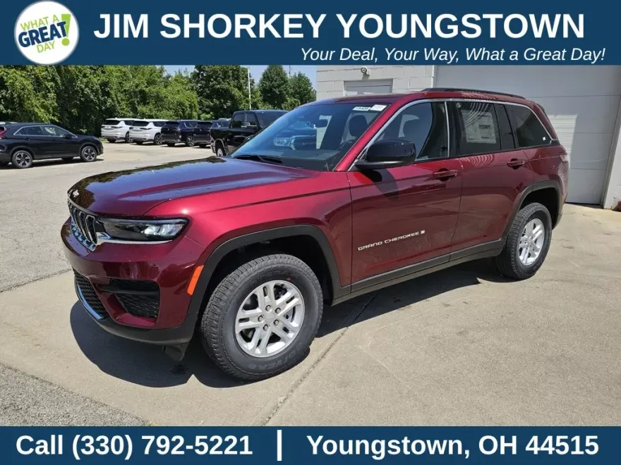 2025 Jeep Grand Cherokee Laredo photo 1