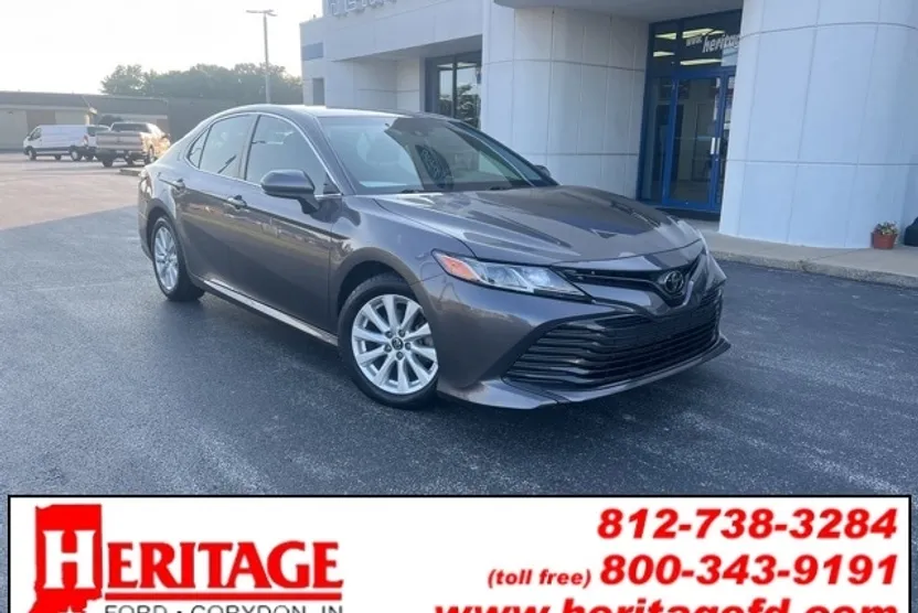 2018 Toyota Camry SE XLE photo 1