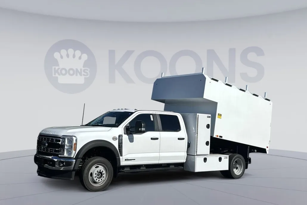 2025 Ford F-550 photo 1