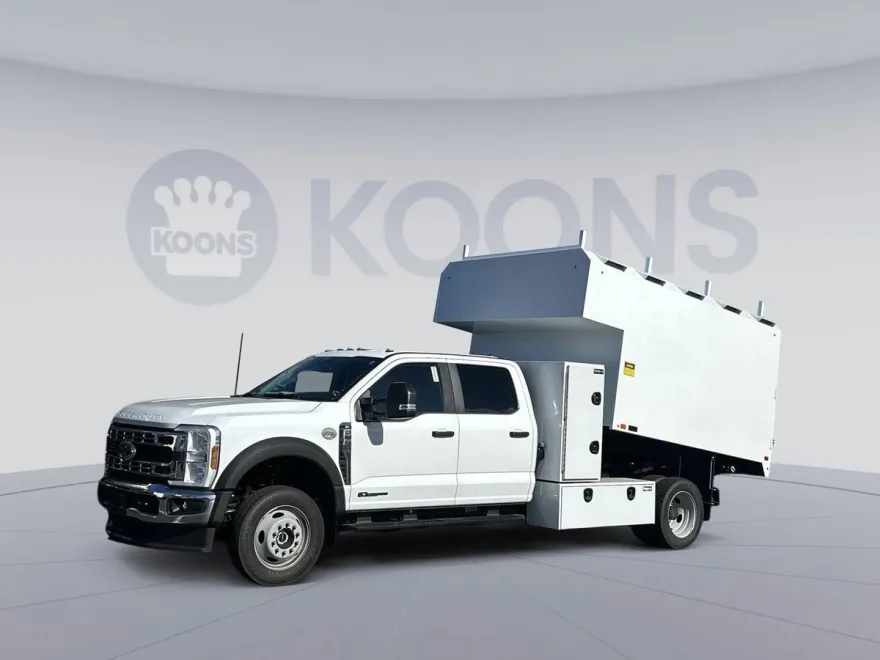 2025 Ford F-550 photo 1