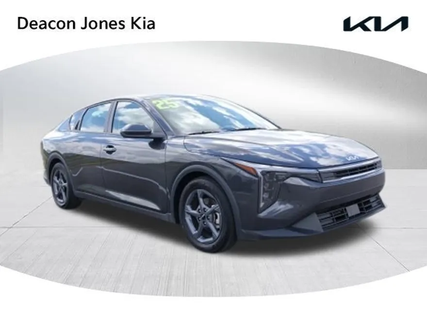 2025 Kia K4 LXS photo 1