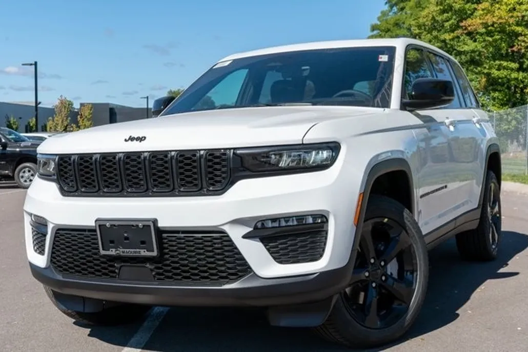 2025 Jeep Grand Cherokee Limited photo 1