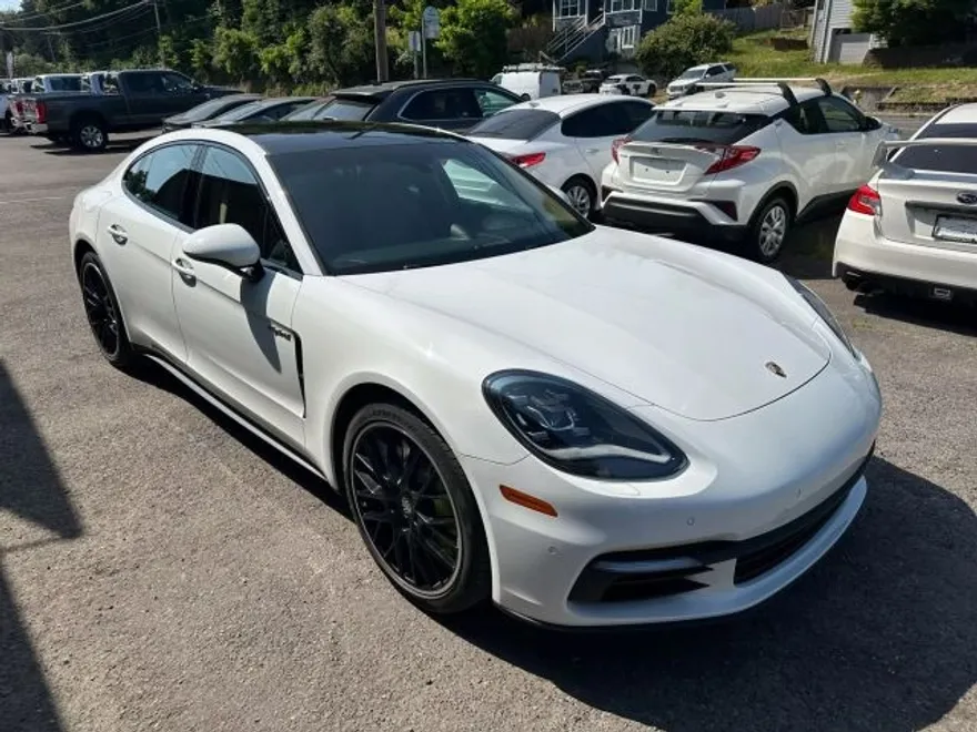 2018 Porsche Panamera 4 E-Hybrid photo 1