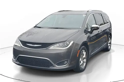 2018 Chrysler Pacifica Limited photo 2