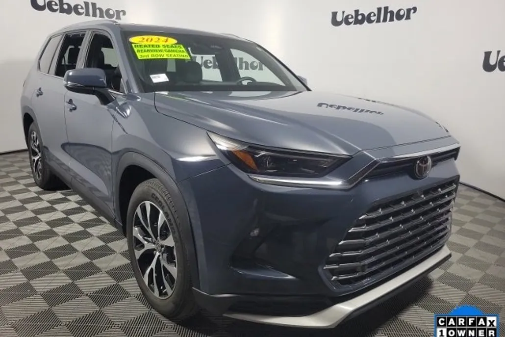 2024 Toyota Highlander Hybrid Limited photo 1