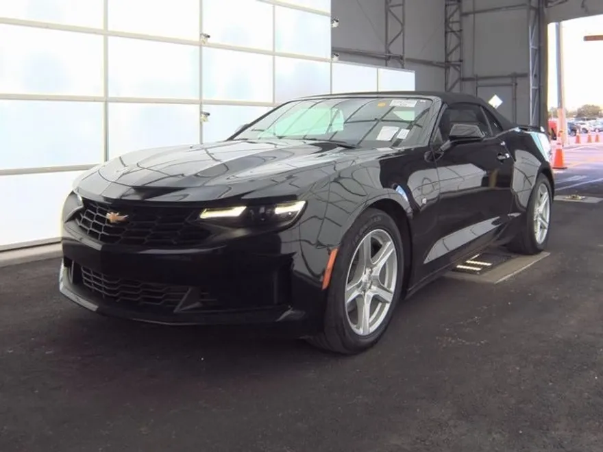 2023 Chevrolet Camaro 1LT photo 1