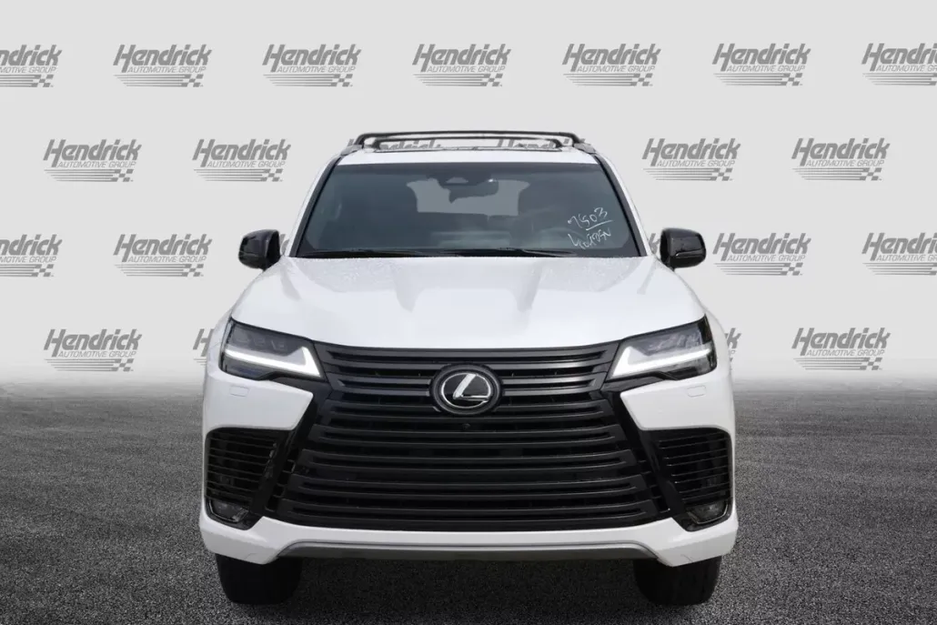 2025 Lexus LX photo 1