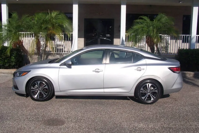 2022 Nissan Sentra SV photo 1