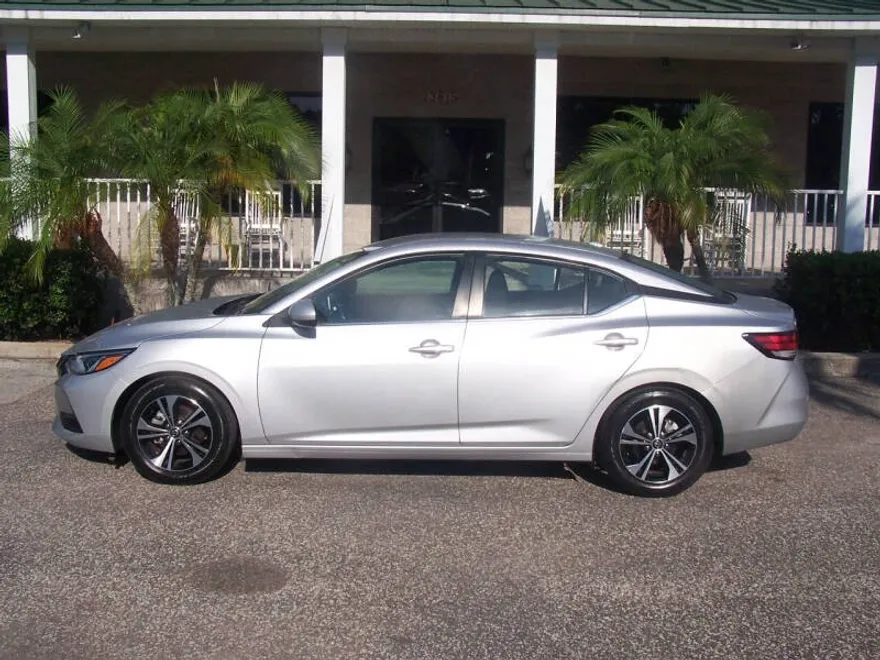 2022 Nissan Sentra SV photo 1