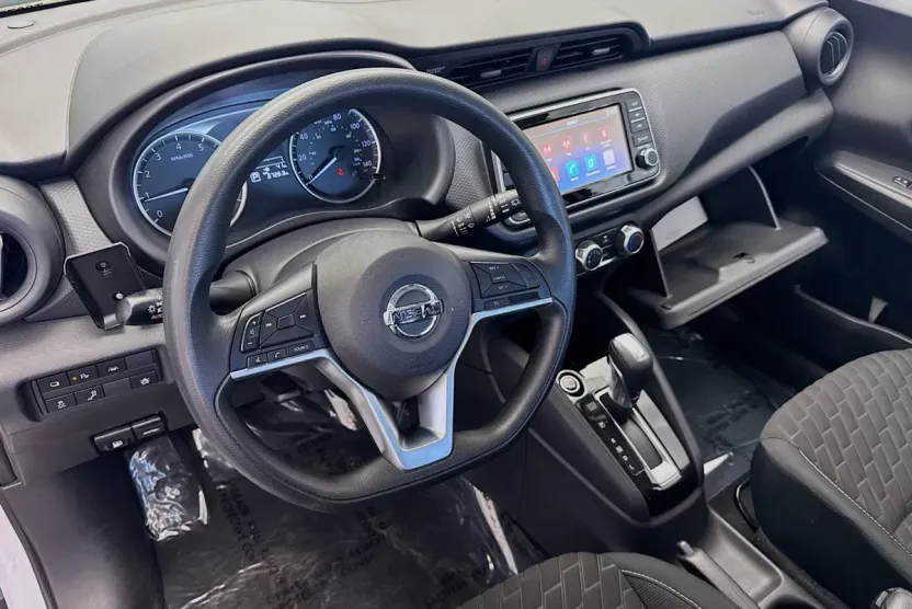 2021 Nissan Kicks S photo 1