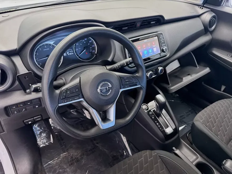 2021 Nissan Kicks S photo 1