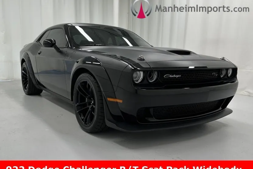 2022 Dodge Challenger R/T Scat Pack photo 1