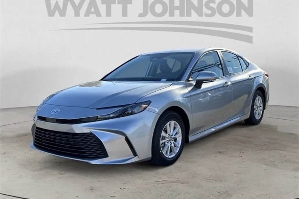 2026 Toyota Camry LE photo 1