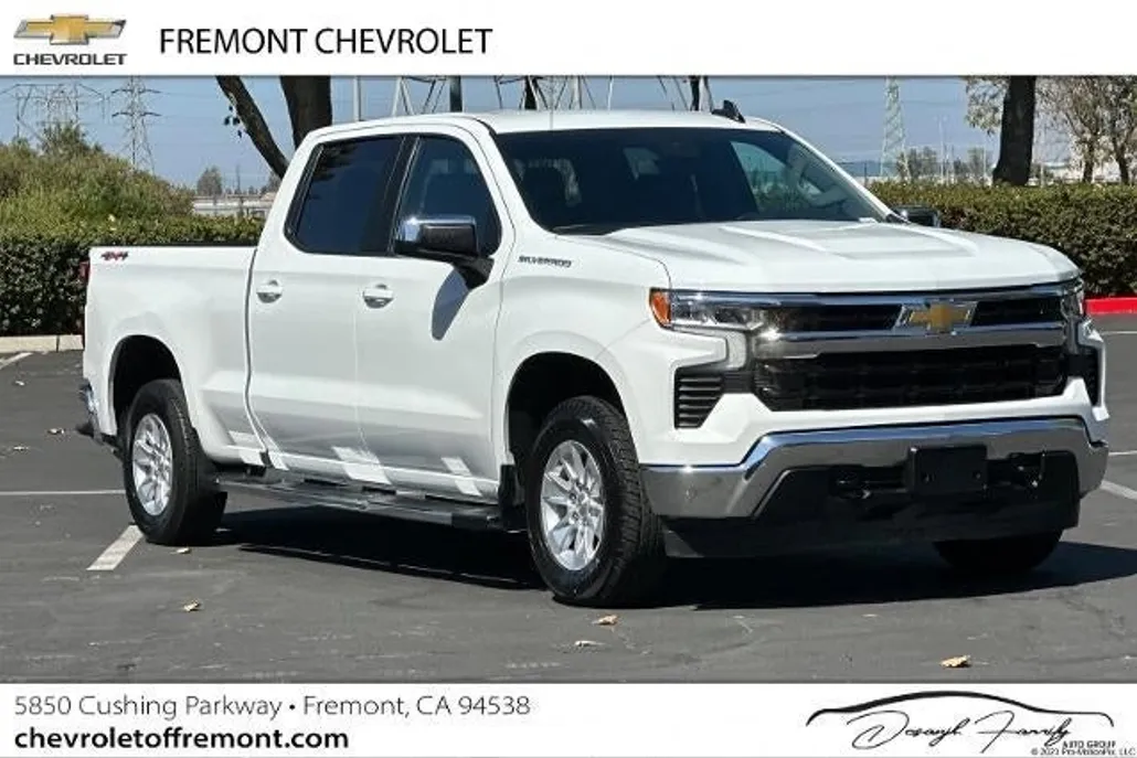 2024 Chevrolet Silverado 1500 LT photo 1
