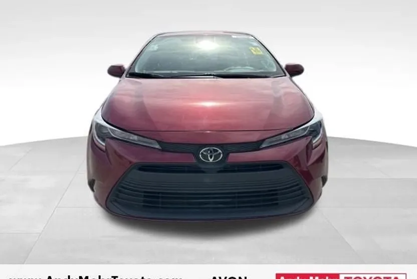 2024 Toyota Corolla LE photo 1