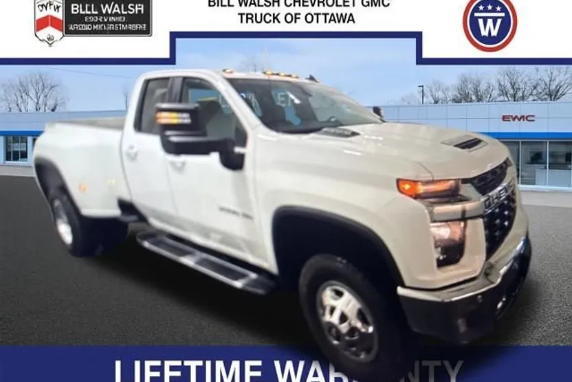 2022 Chevrolet Silverado 3500HD LT photo 1