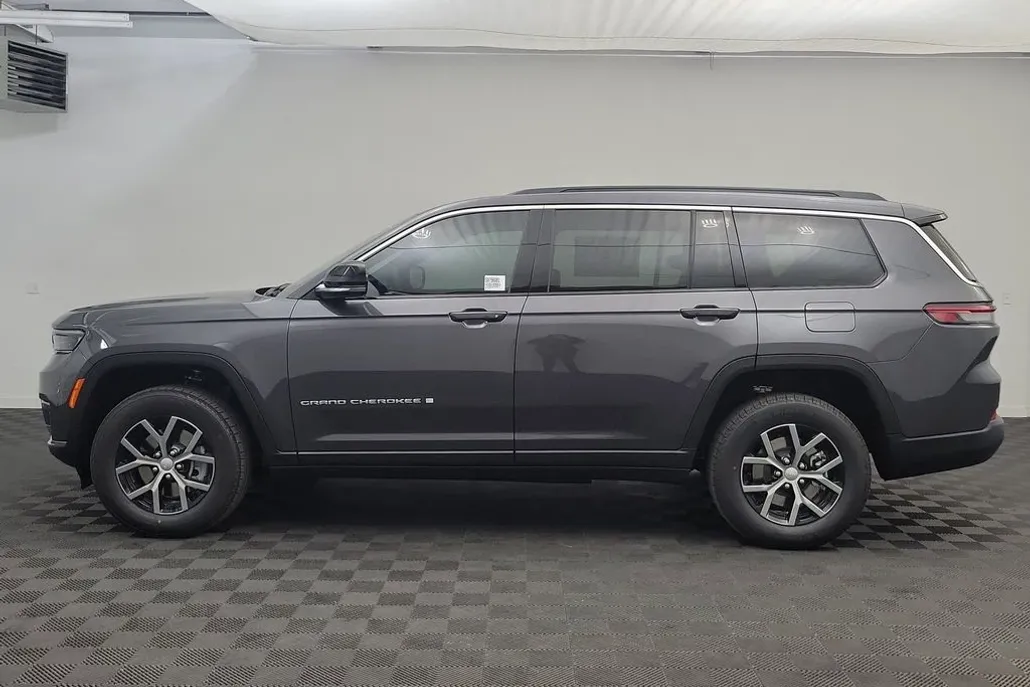 2025 Jeep Grand Cherokee L photo 1
