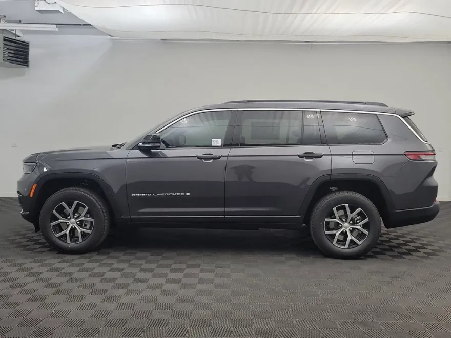 2025 Jeep Grand Cherokee L photo 1