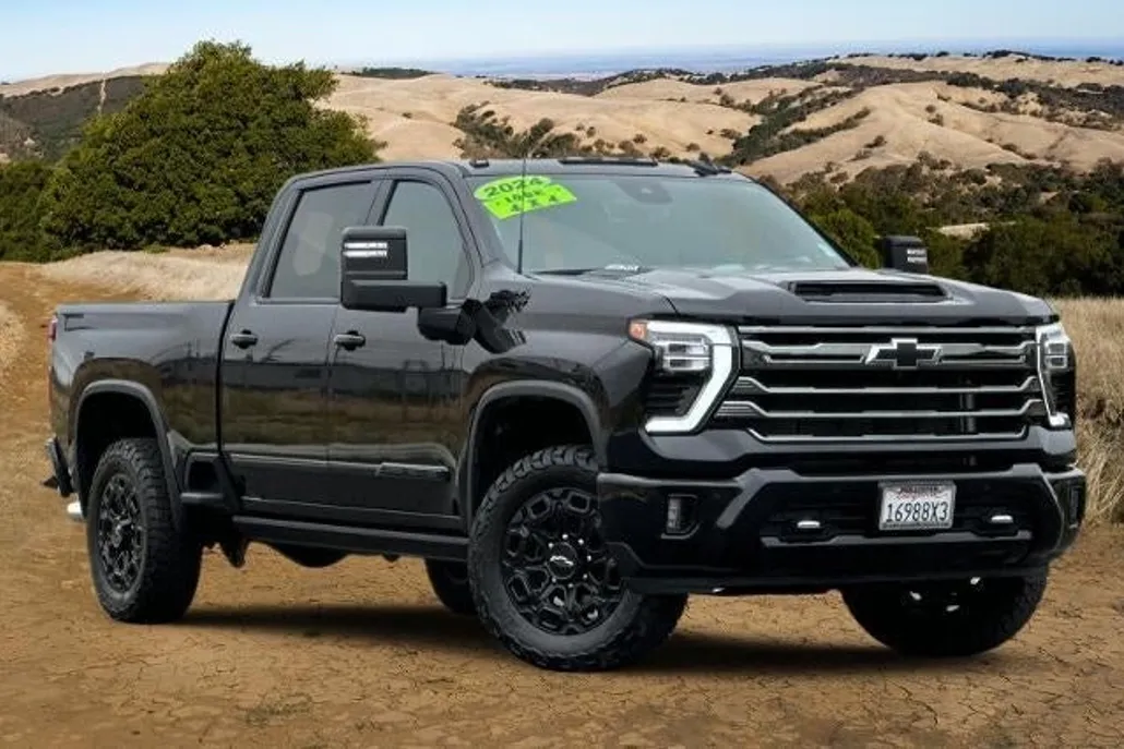 2024 Chevrolet Silverado 2500HD High Country photo 1
