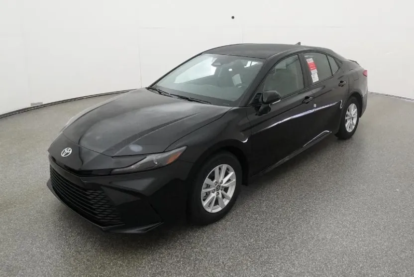 2026 Toyota Camry LE photo 1