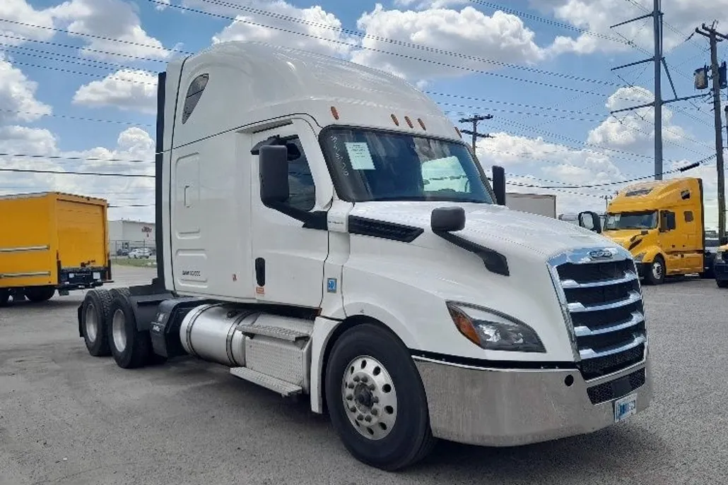 2020 Freightliner Cascadia 126" Sleeper Cab photo 1