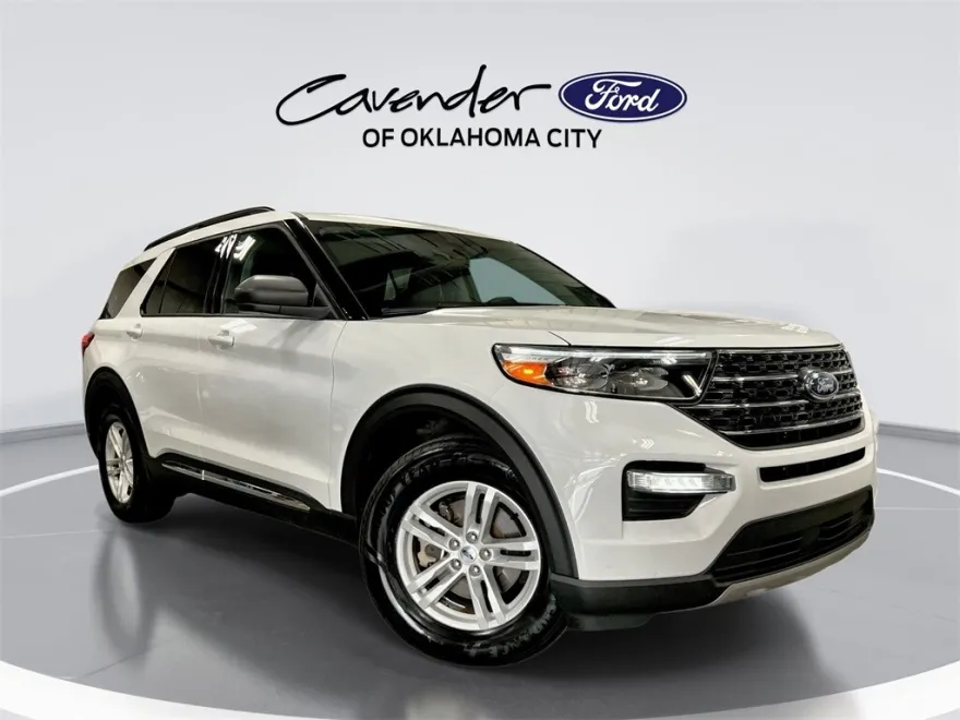 2024 Ford Explorer XLT photo 1