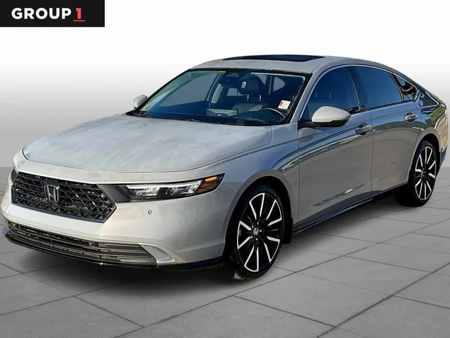 2024 Honda Accord Hybrid Touring photo 1