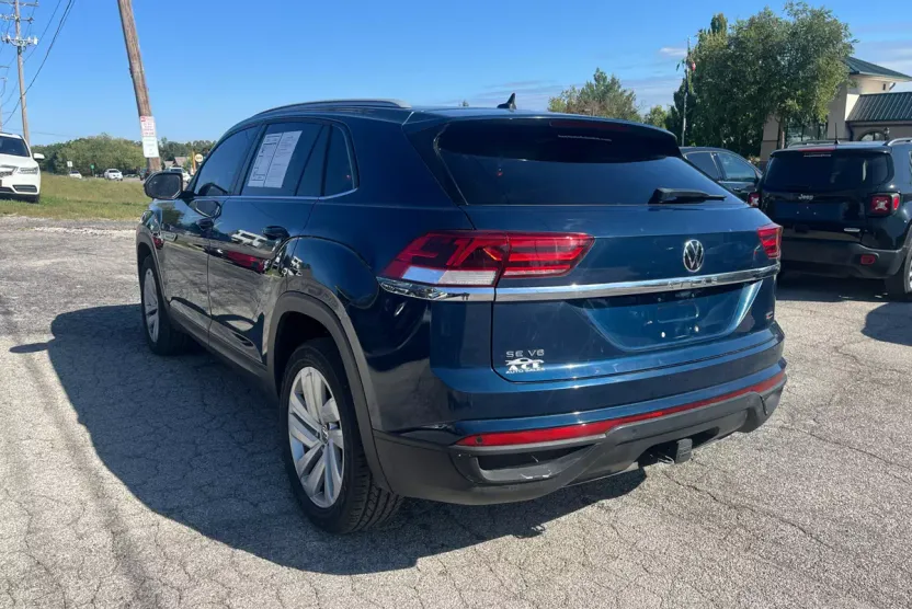 2022 Volkswagen Atlas Cross Sport SE Technology photo 1