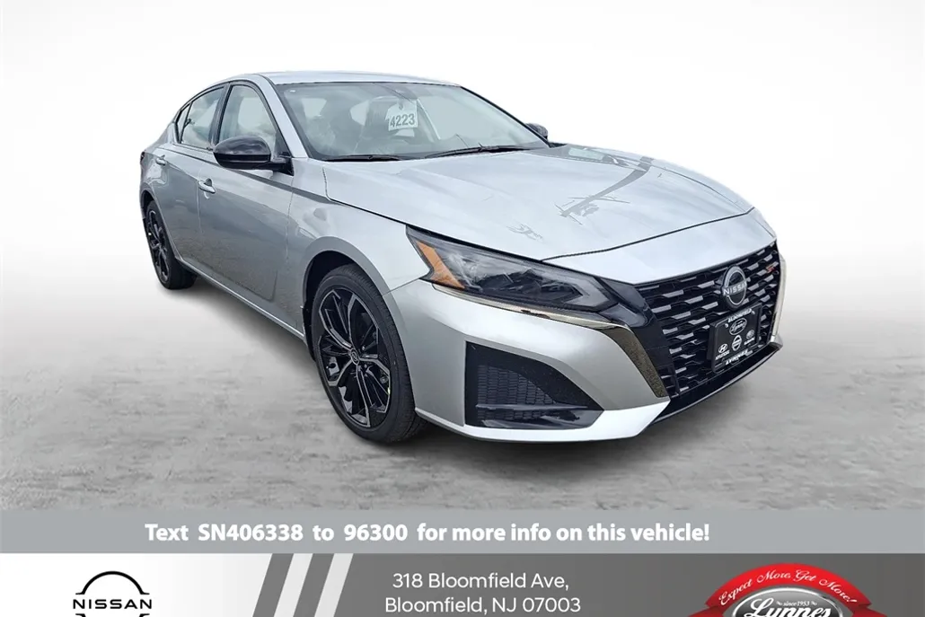 2025 Nissan Altima SR photo 1