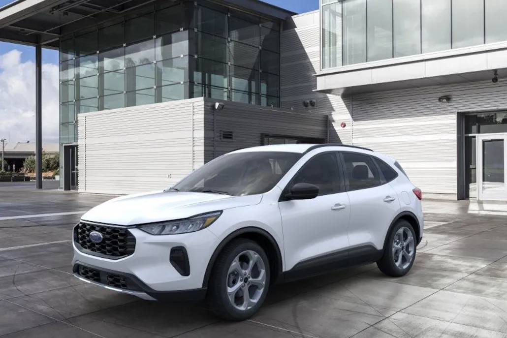 2025 Ford Escape ST-Line photo 1