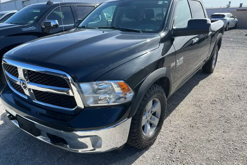 2018 Ram 1500 SLT photo 1