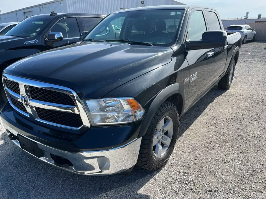 2018 Ram 1500 SLT photo 1