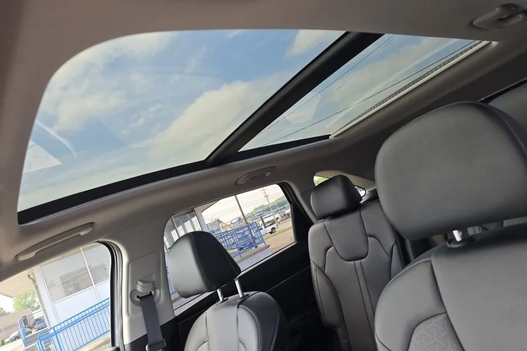 2023 Kia Sorento SX photo 1
