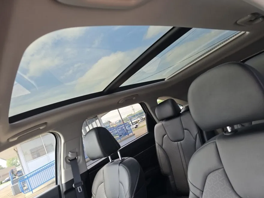 2023 Kia Sorento SX photo 1