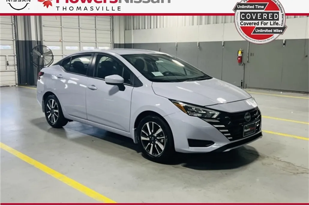 2025 Nissan Versa SV photo 1