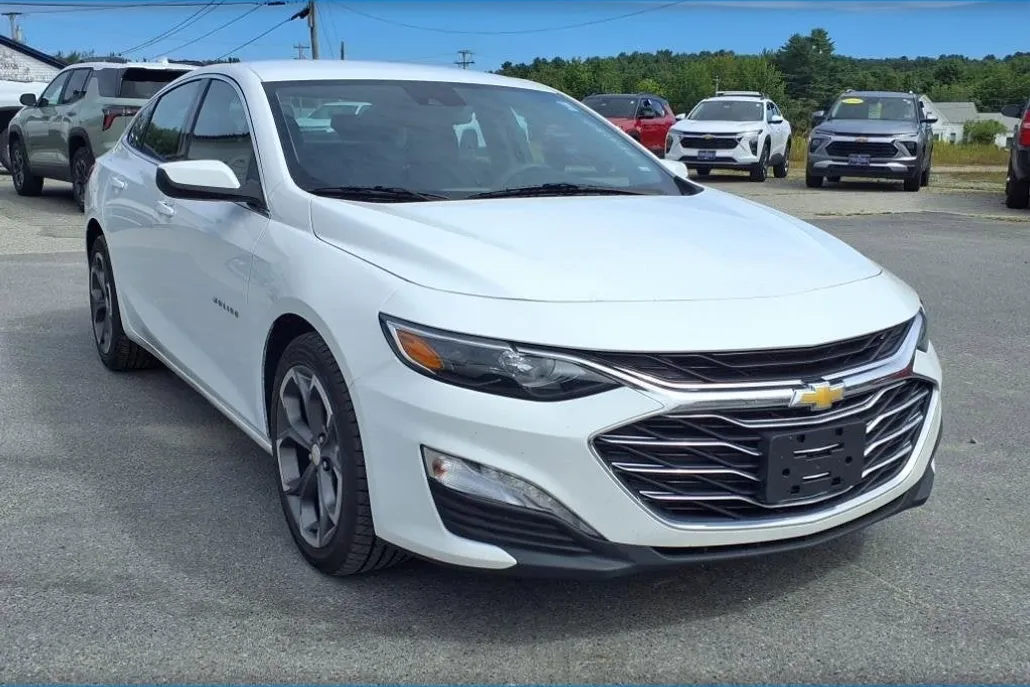 2023 Chevrolet Malibu 1LT photo 1